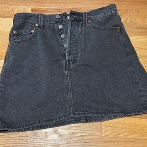 Levi’s classic Black Denim Skirt